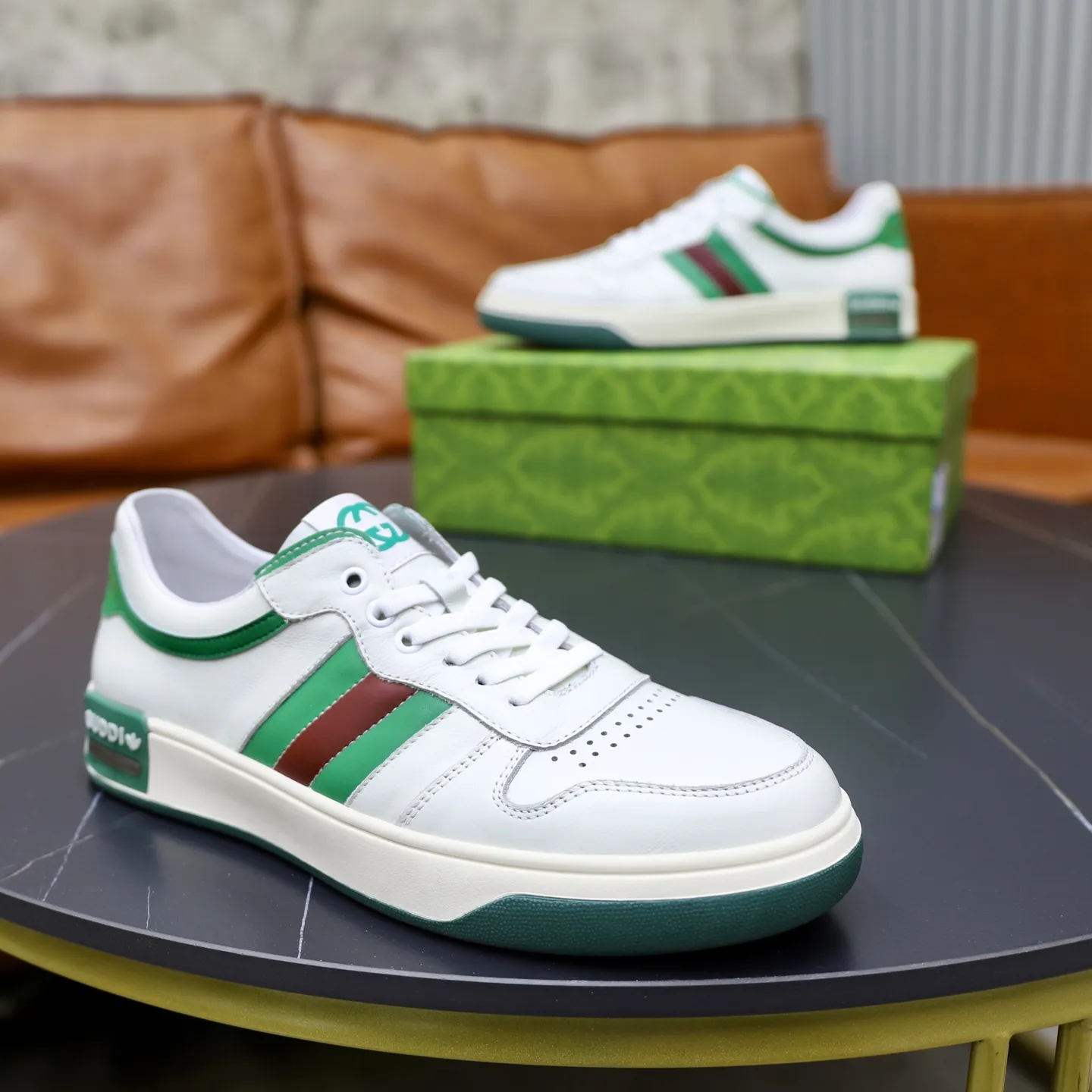 Ex-factory price: 440💰🙅‍♂️🙅‍♂️🙅‍♂️ Brand: Gucci GuCCI Standard code: 38-44 (45 customized) Grade: Same as the official website Material: Original leather splicing Comfortable and breathable pigskin lining Lightweight and wear-resistant sports outsole Style category: Men's fashionable casual shoes Running sneakers Distinguished luxury brand elements Top luxury Color: actual picture color